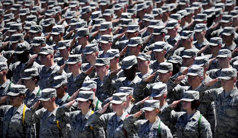 Újabb 1000 katonát küld Trump a Közel-Keletre