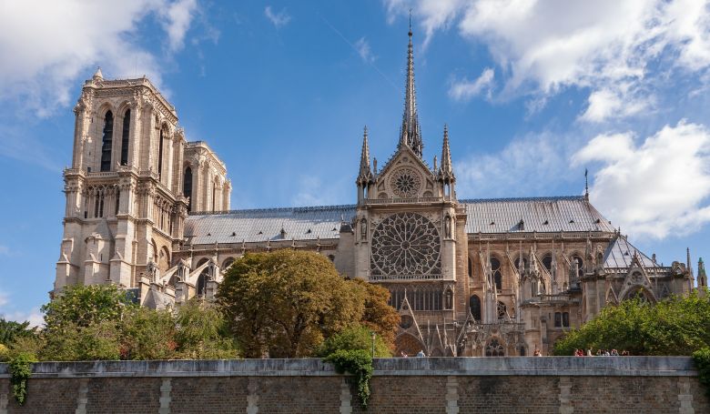 Elfogadták a Notre-Dame helyreállításáról szóló törvényt