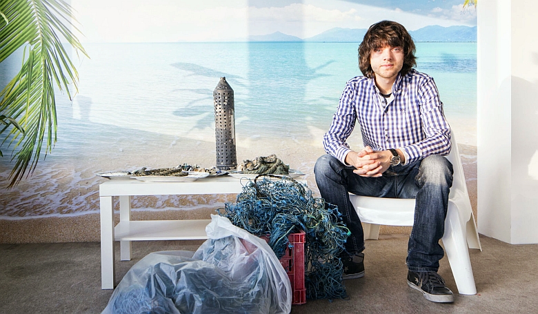 Egy holland fiú takarítja el az óceáni szemétszigetet