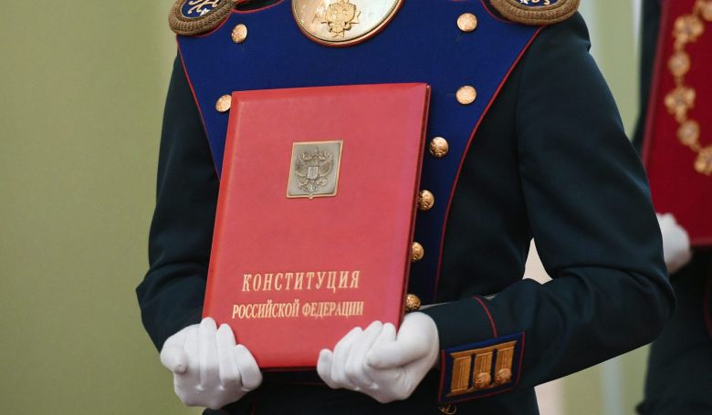 Istenre és a Szovjetunióra is hivatkozik a Putyin által benyújtott alkotmánymódosítási javaslat