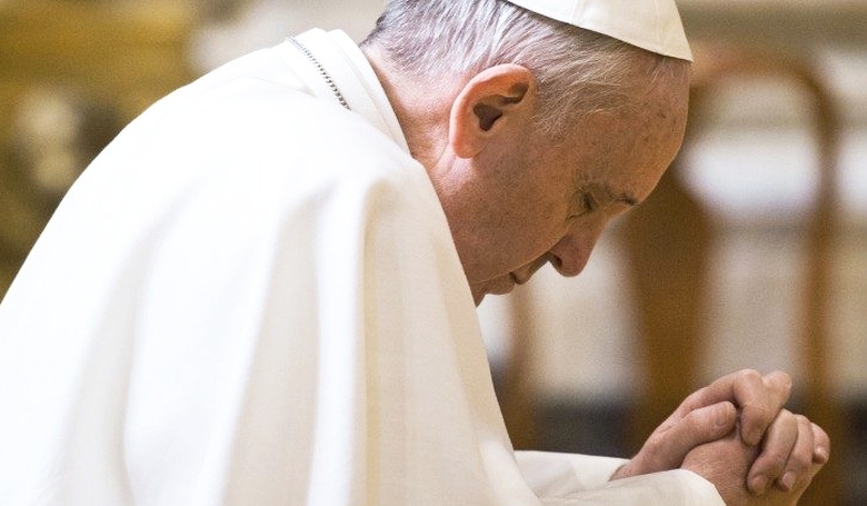 Ferenc pápa szigorította a katolikus egyház gyermekvédelmi szabályait