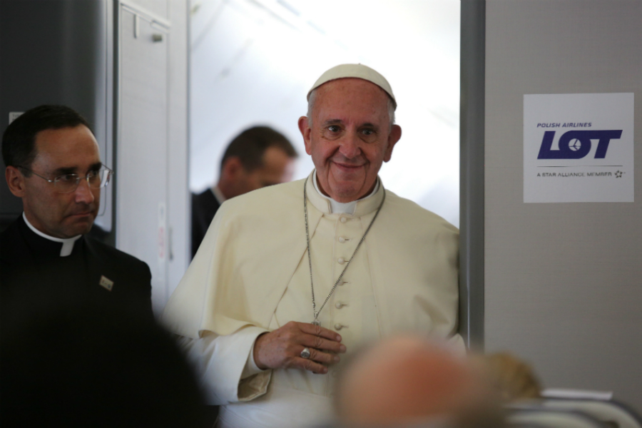 pope_francis_aboard_the_papal_flight_from_poland_july_31_2016_credit_alan_holdren_cna_cna.jpg