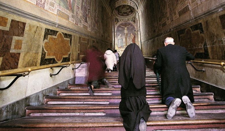 Pünkösdig védőburkolat nélkül lesz látható a Szent lépcső Rómában