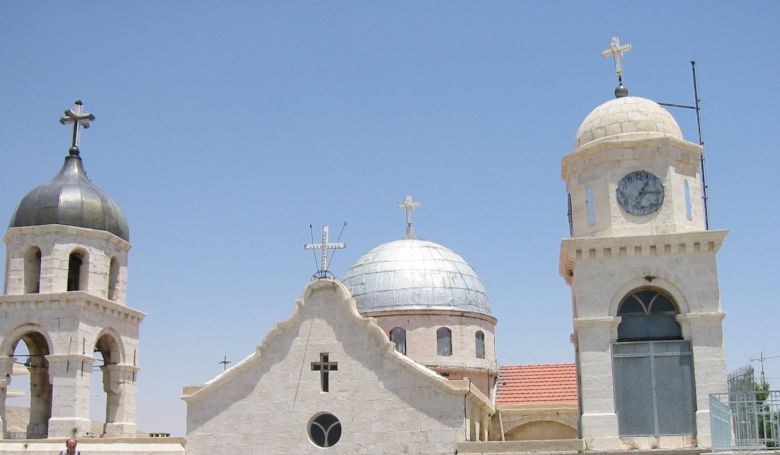 Hölvényi: A helyi keresztények megerősítésével állhat talpra Szíria