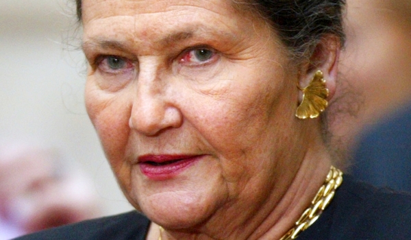 Elhunyt az Európai Parlament első női elnöke