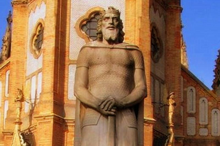 10 gyönyörű szobor Szent László királyról