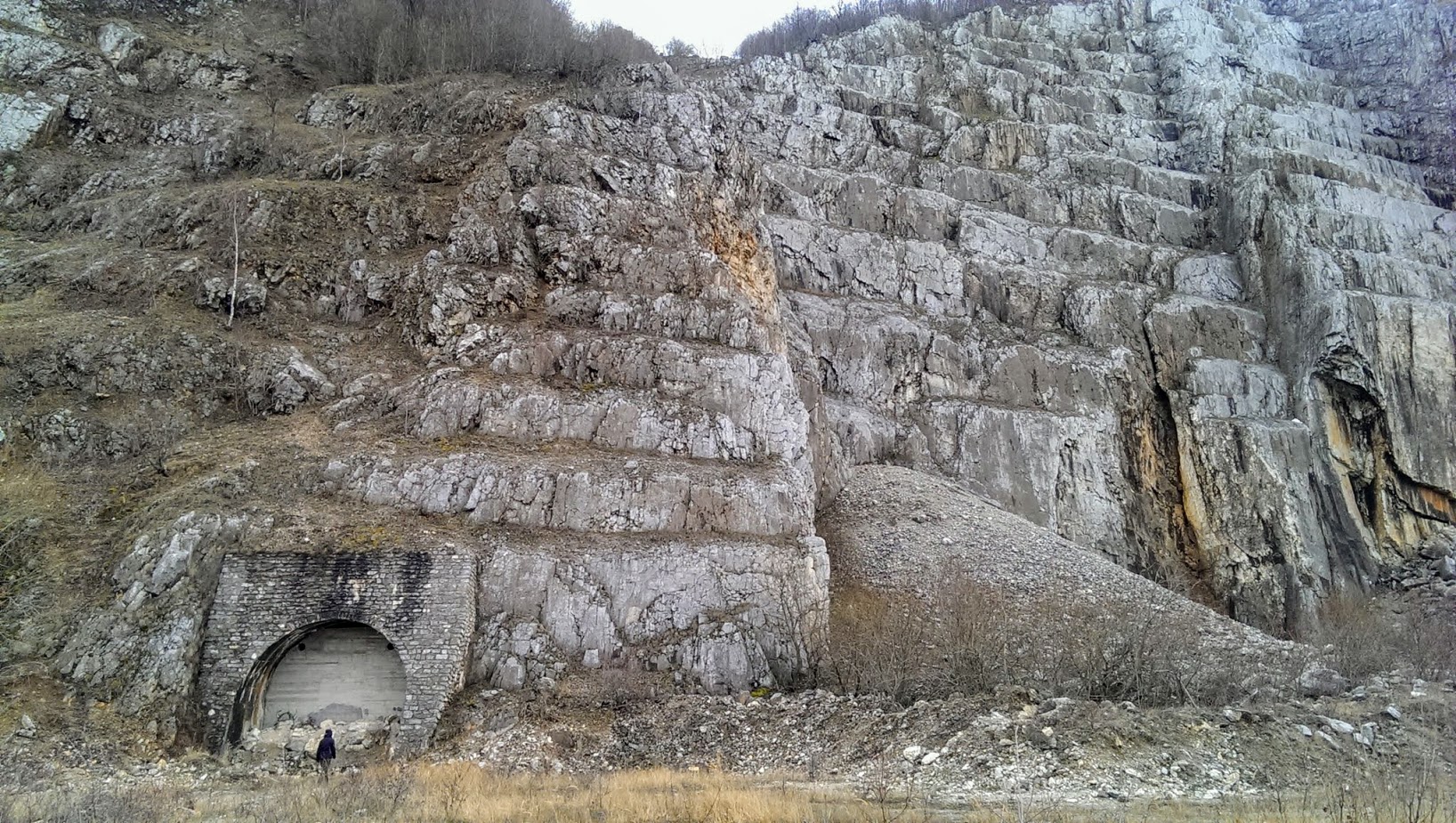 picture_036.jpg