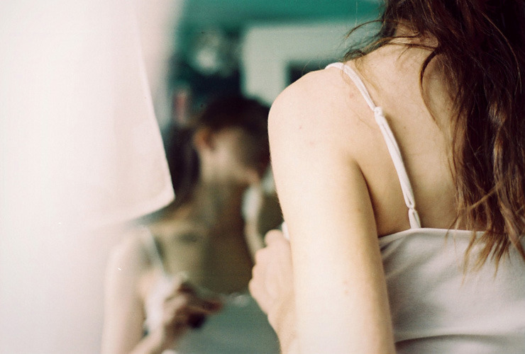 alone-bedroom-blouse-girl-mirror-Favim.com-165299.jpg