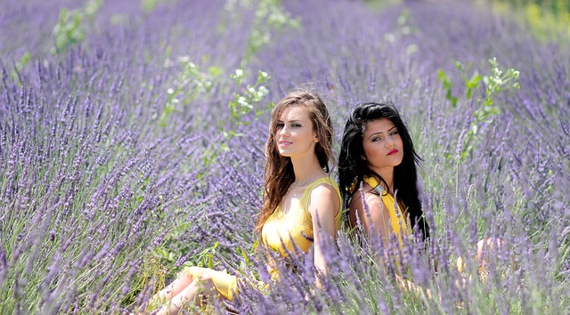 girls-1513075_640.jpg