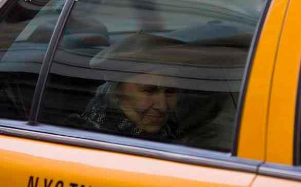 old-lady-lesson-patience-taxi-driver-hospice-smiling-retiring-nyc_0.jpg