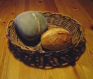 Kő és kenyér 1.jpg