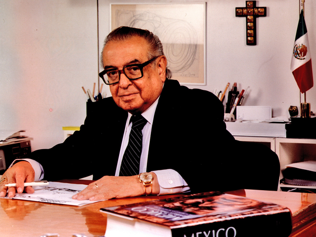 Ramírez Vázquez, aki 1975 prv-1.jpg