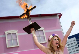 femen_ego_kereszt_300.jpg