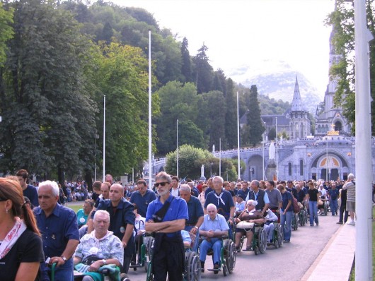 lourdes_procissao_530.jpg