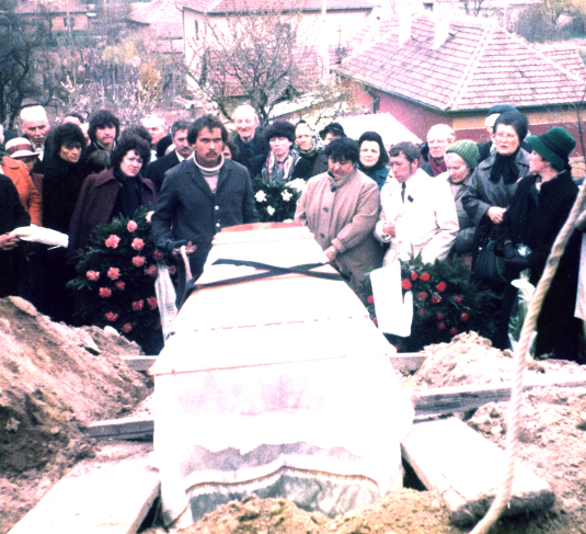 alcance_funeral_ofalu_1985_04_16_535.jpg