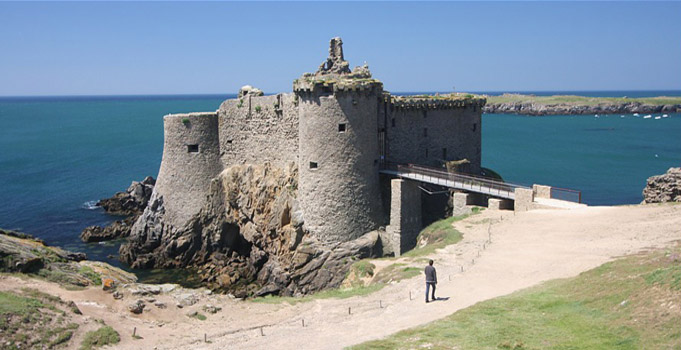 chateau-ile-d-yeu.jpg