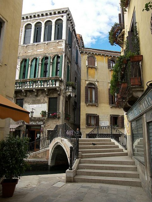 imadkozz Venice_bridge_Venetian.jpg