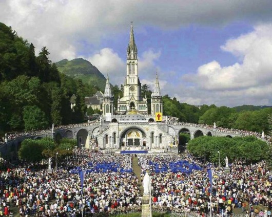 lourdes_kirche_530.jpg