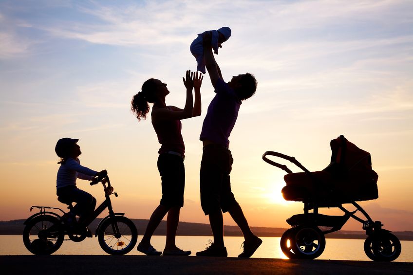 silhouettes-of-parents-and-kids.jpg