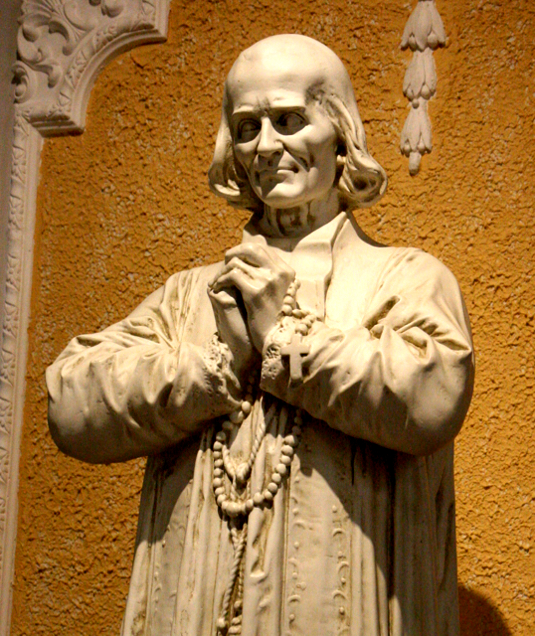 st_-john-vianney-statue-008_535.jpg