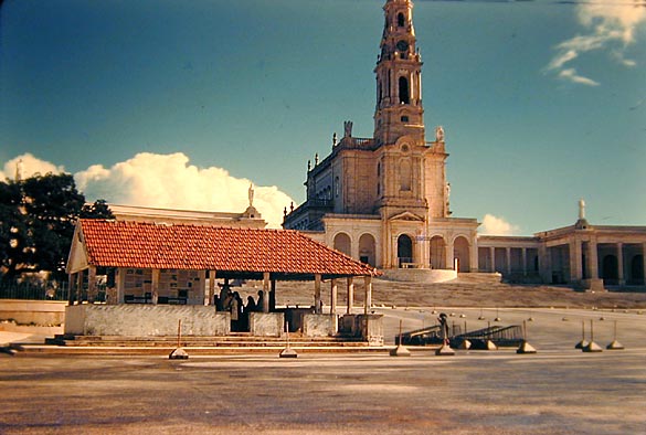 regi_fatima-basilica_1.jpg