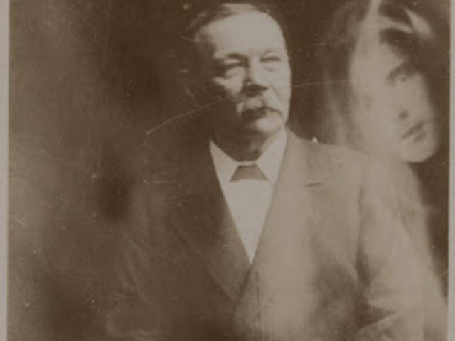 Mit talált Sherlock Holmes a túlvilágon?