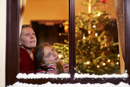 265269-800x533r1-reminiscing-at-christmas.jpg