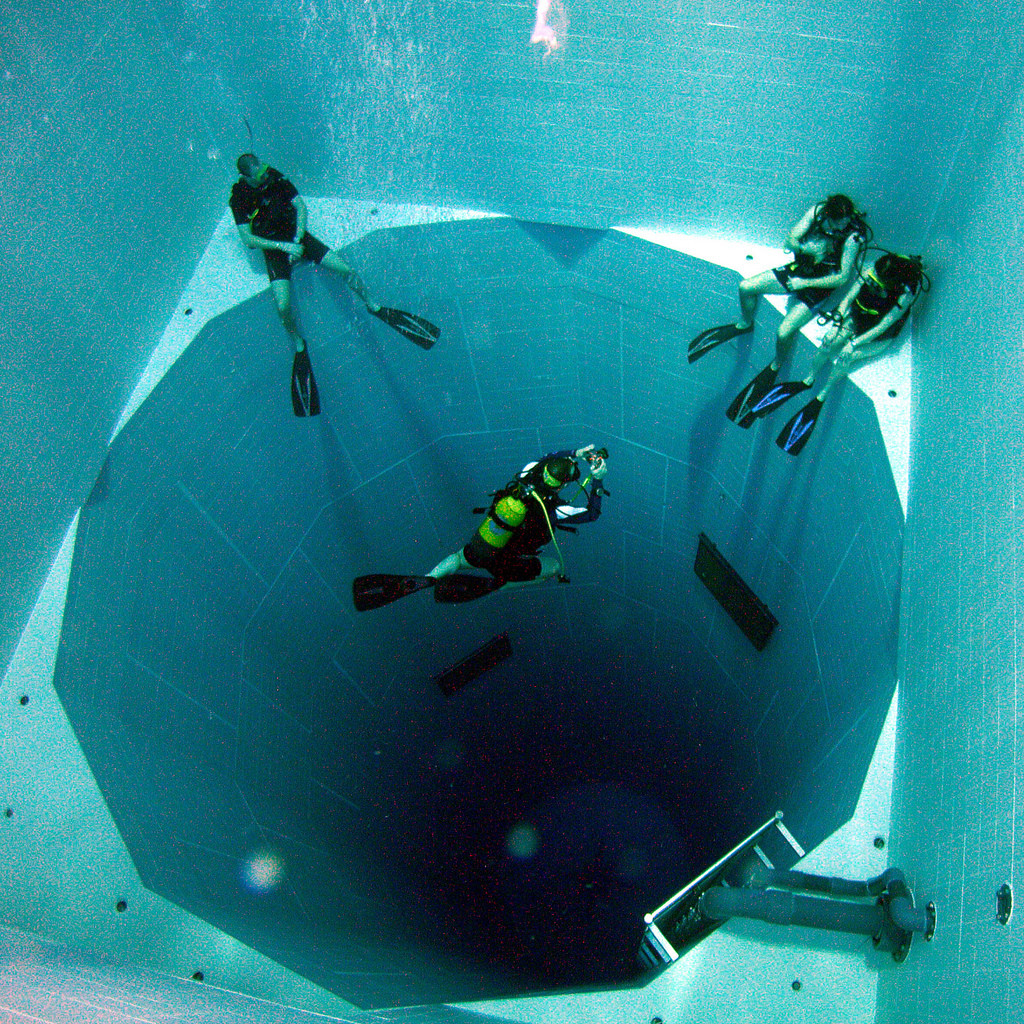 the-worlds-deepest-swimming-pool.jpg