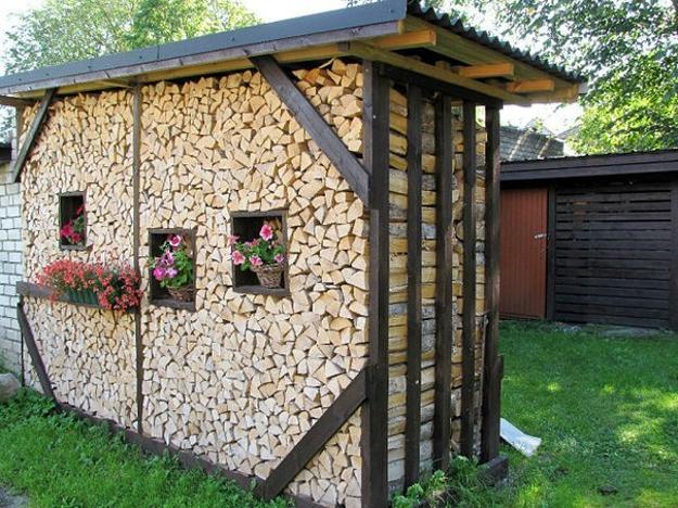 wood-storage-ideas-yard-decorations-9.jpg