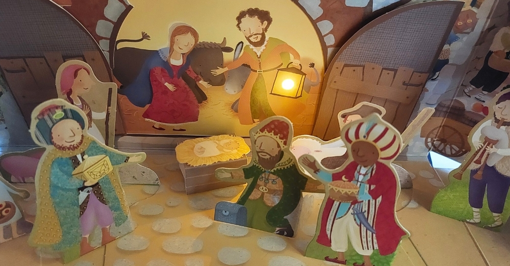 Fények, ablakok és csodák - adventi kalendárium könyvformában