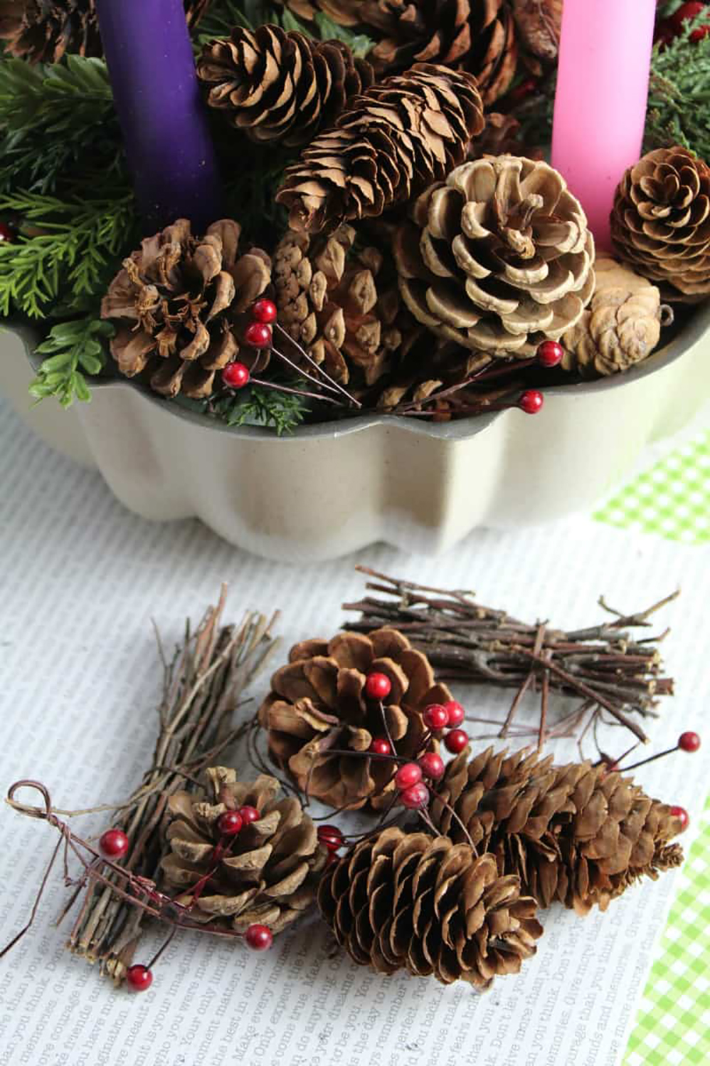easy-advent-wreath-craft-pinecones.jpg