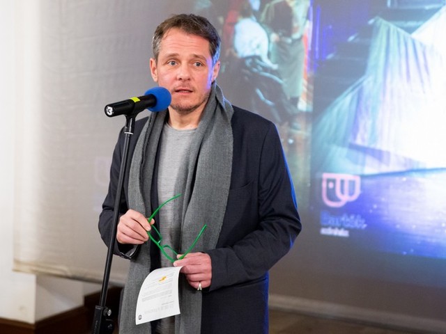 Őze Áron: „a színház élő műfaj, amelynek varázsa a művész és néző közvetlen találkozásában rejlik”