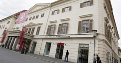 Munkatársat és gyakornokot keres a Schauspielhaus Graz