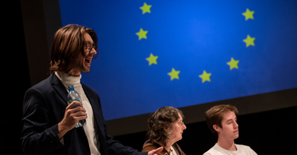 A STEREO AKT Németországban mutatja be új előadását Európa jövőjéről
