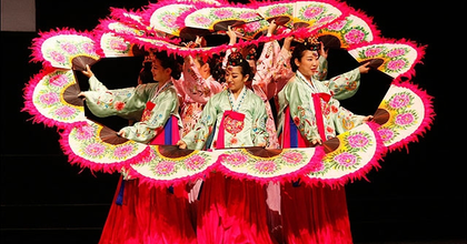 Húsz ország hétszáz táncosa lép fel a Nemzetközi Folklórfesztiválon