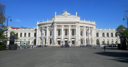 A Burgtheater sajnálja a Nemzeti távolmaradását