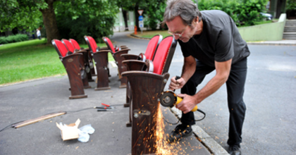 Hazavihetők a kaposvári színház nézőtéri székei