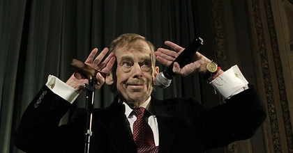 Václav Havelről neveznek el egy kis teret Prágában
