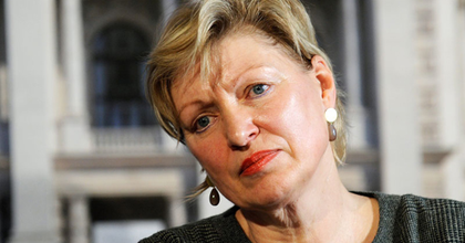 Karin Bergmann marad a Burgtheater vezetője