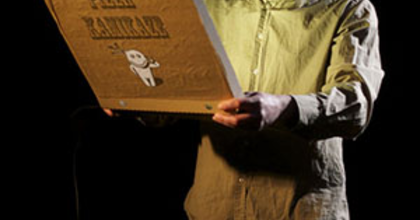 Pizza Kamikaze - Öngyilkosokról mutat be darabot a Gólem Színház
