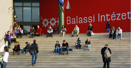Jogutódlással megszűnik a Balassi Intézet