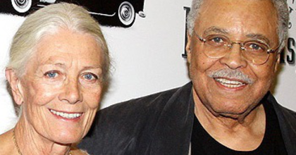 Vanessa Redgrave és James Earl Jones együtt az Old Vic színpadán