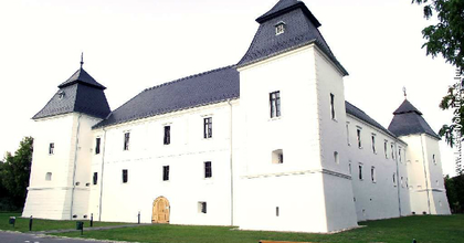 13 előadást mutat be a Turay az Egervári várkastélyban