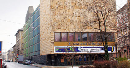 Ingyenes színházlátogatás a Magyar Színház bérletével
