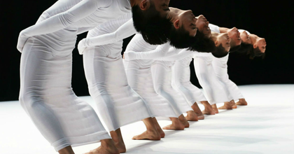 Kína legkeresettebb kortás táncegyüttese a Trafóban