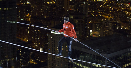 Forgó óriáskeréken készül sétálni Nik Wallenda kötéltáncos