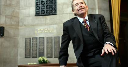 80 éves lenne Václav Havel - Kiadják titkos börtönnaplóját