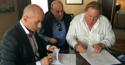 Depardieu aláírta a szegedi szerződést