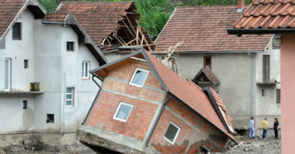 A balkáni árvízkárosultak számára gyűjt a kolozsvári színház