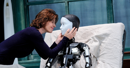 Megszületett az első robotszínész – A Trafóban is bemutatkozik